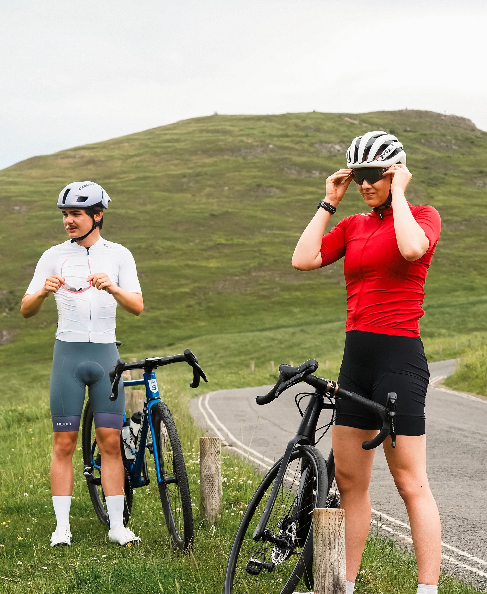 rennrad trikot damen rot Attain Short Sleeve Jersey Red - Women's Verdeckter Reißverschluss Size:42 / M8.5 Helmet DIY 