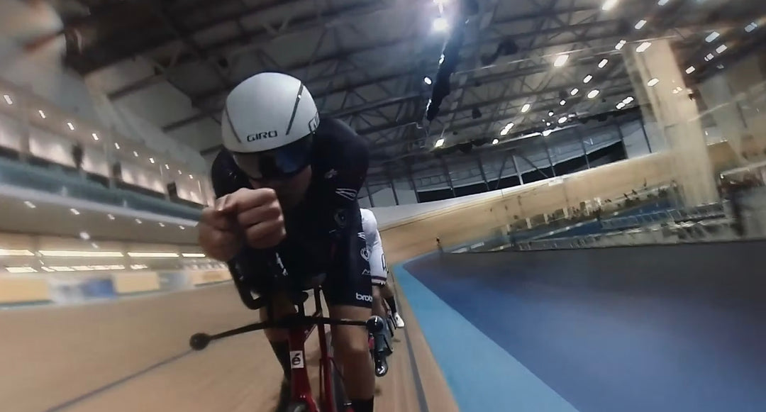 HUUB Wattbike zeigt Flagge für Derbados