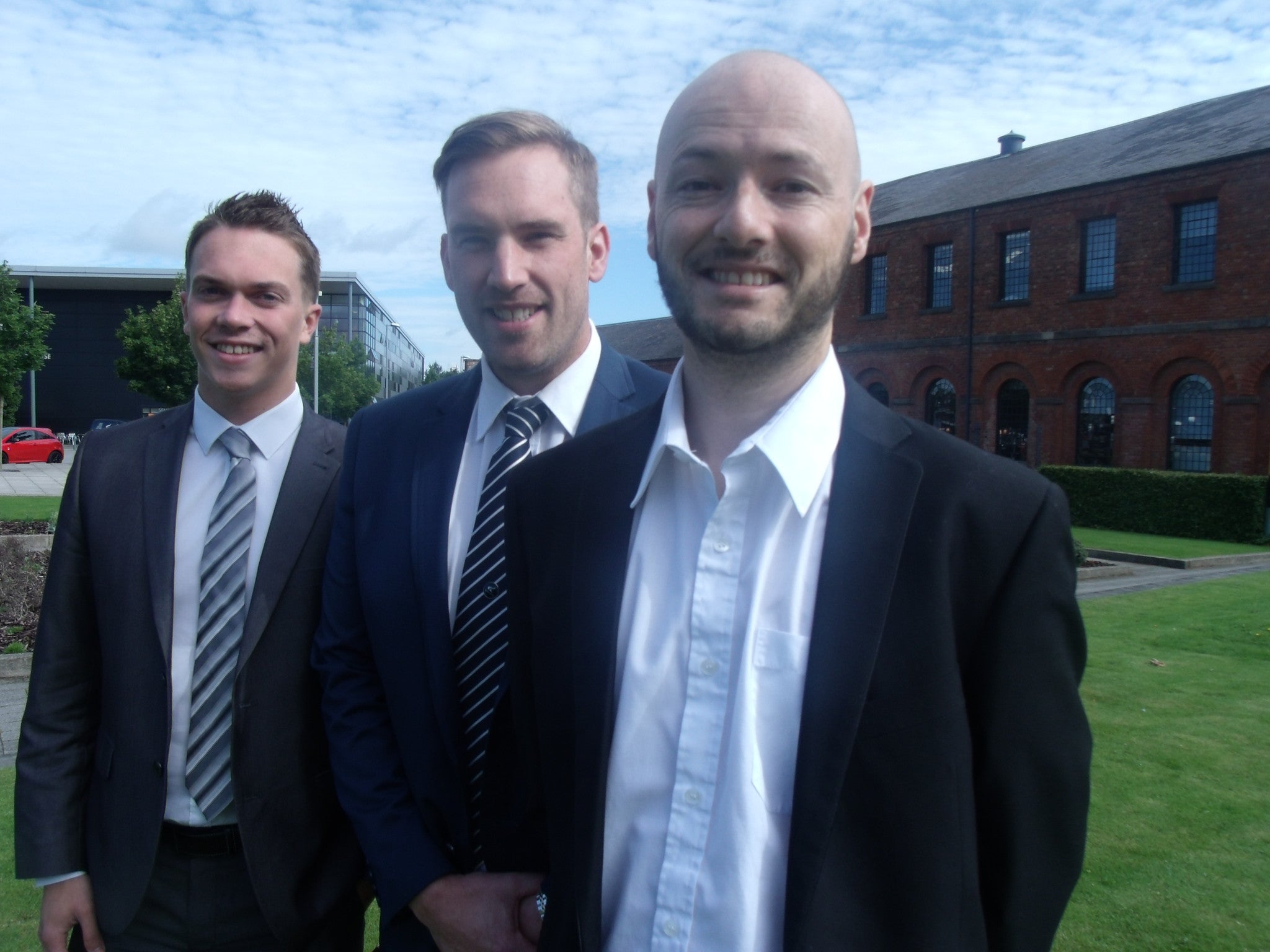 Derby College Employer Academies Back Smith Cooper Team Challenge beim Jenson Button Trust Triathlon Sonntag, 17. Juli 2016