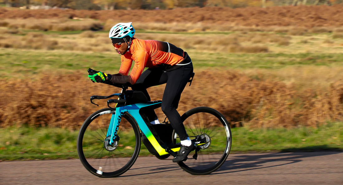 Super"-Sam Holness wird Mitglied der HUUB-Athletenfamilie